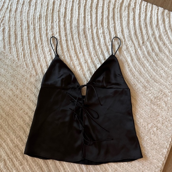 Zara Tops - Zara Tie Front Top